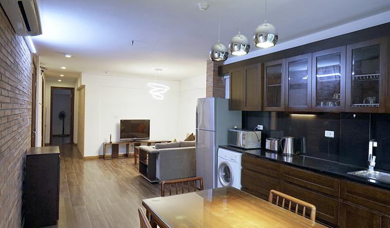 1-bedroom-apartment-tay-ho-rent-dang-thai-mai-street (3)
