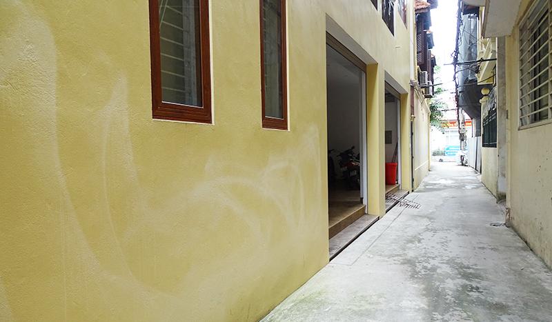 A classic five-floor house Tay Ho, To Ngoc Van for rent