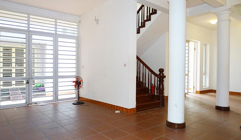 A classic five-floor house Tay Ho, To Ngoc Van for rent