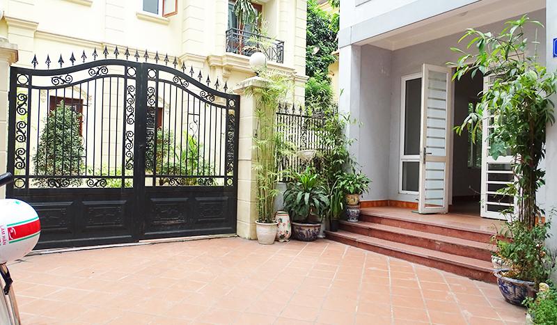 A classic five-floor house Tay Ho, To Ngoc Van for rent