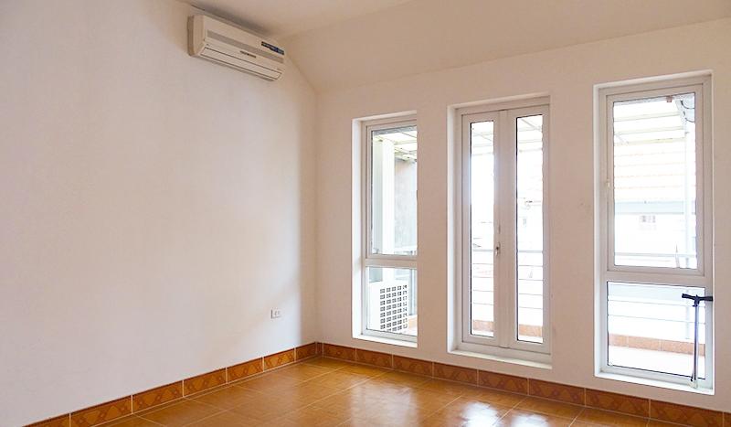 A classic five-floor house Tay Ho, To Ngoc Van for rent