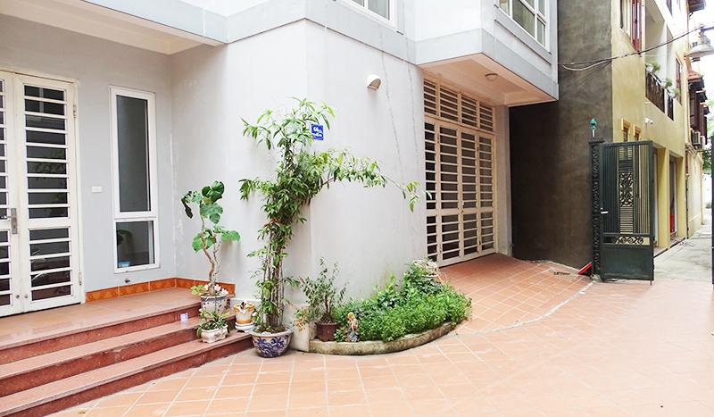 A classic five-floor house Tay Ho, To Ngoc Van for rent