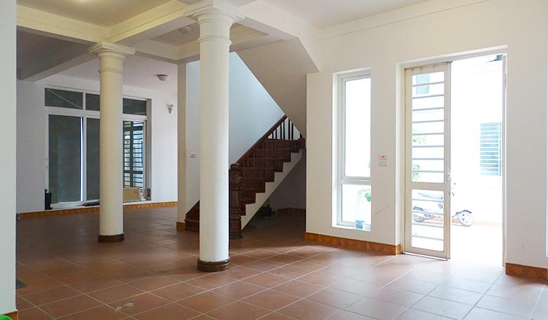 A classic five-floor house Tay Ho, To Ngoc Van for rent