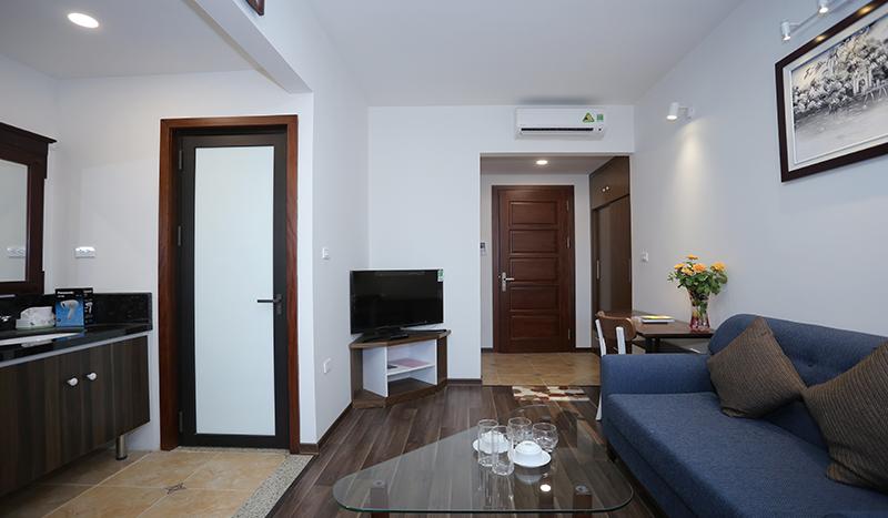 Cozy studio apartment Ba Dinh, high level and modern.