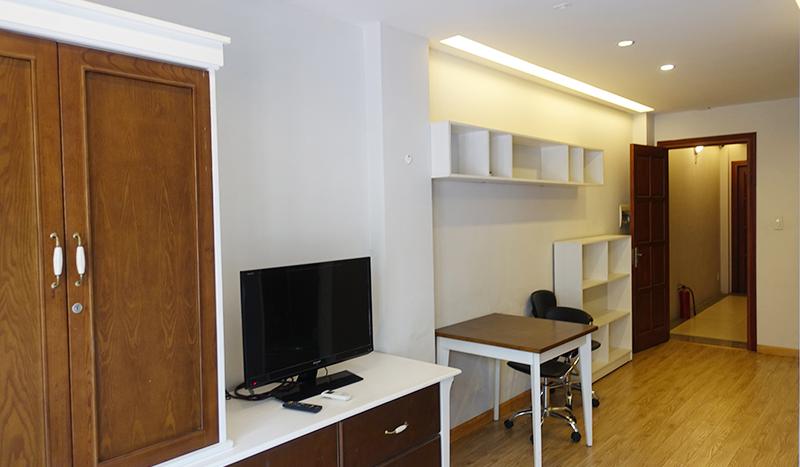 Cozy studio apartment in Hoan Kiem near Hanoi train station.