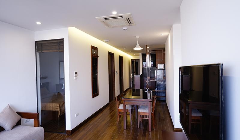 Full-services 2 bedrooms apartment Tay Ho with balcony