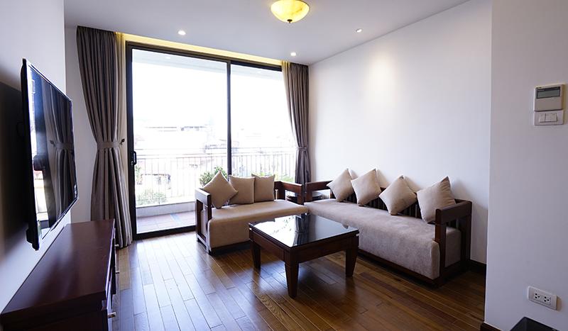 Full-services 2 bedrooms apartment Tay Ho with balcony