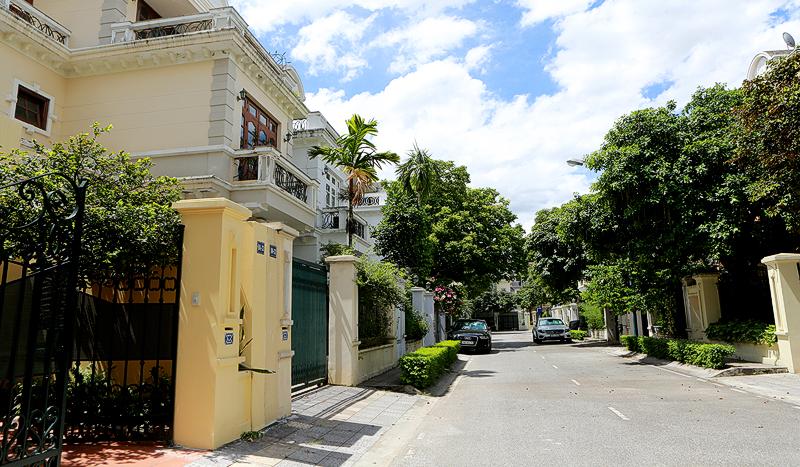 Gorgeous five-bedroom villa Ciputra D block