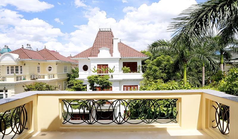 Gorgeous five-bedroom villa Ciputra D block