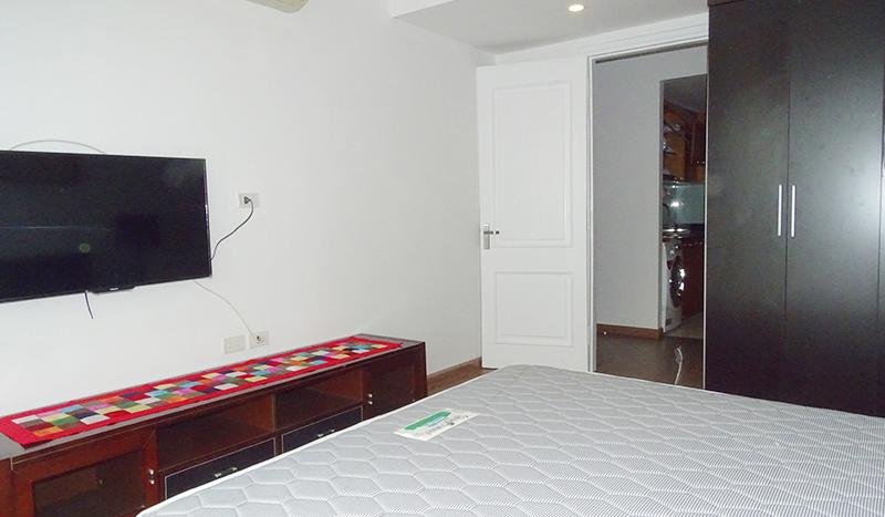 Luxurious 2 bedrooms apartment Tu Hoa, Tay Ho ready to move in