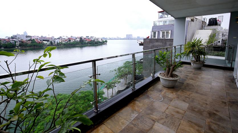 Three-bedroom apartment Tay Ho, Quang An near Westlake