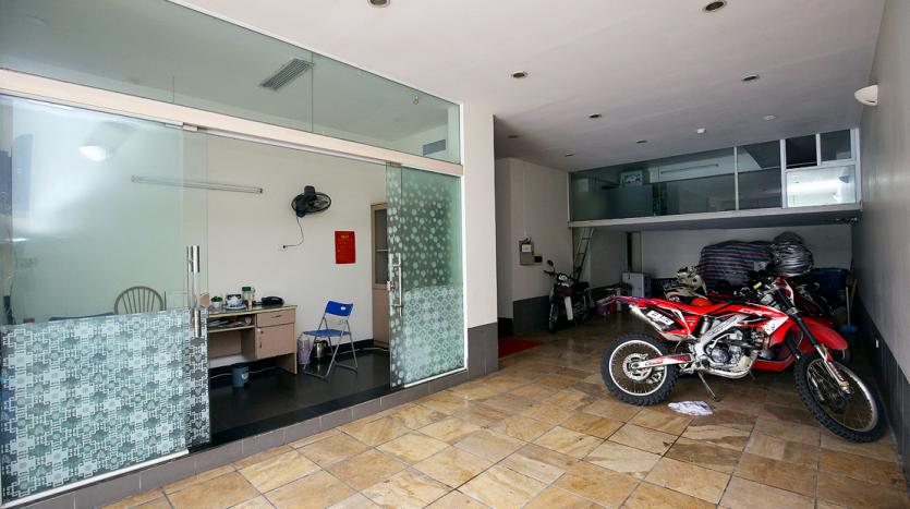 Three-bedroom apartment Tay Ho, Quang An near Westlake