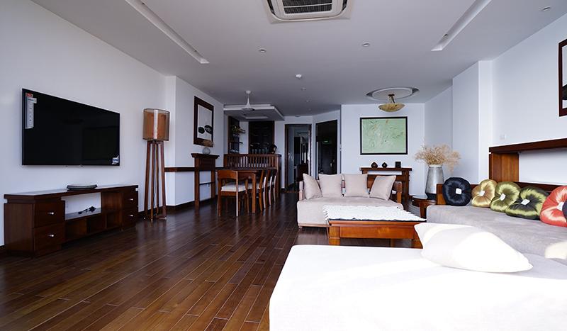 high quality four-bedroom apartment for rent in Xuan Dieu, Tay Ho