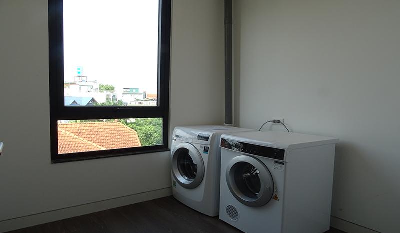 spacious-3-bedroom-apartment-tay-ho-high-floor-open-view (2)