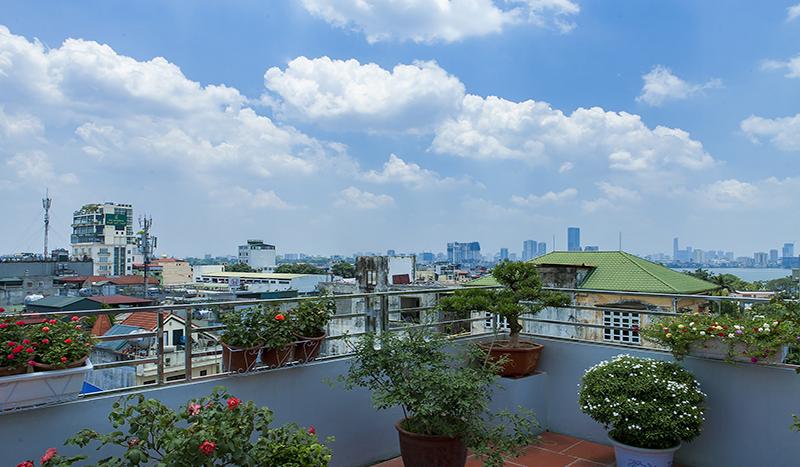 two bedroom apartment for rent of reasonable price in Westlake Hanoi