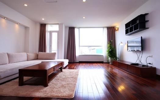 Serviced apartment Westlake 3 bedrooms | Bright and airy balcony