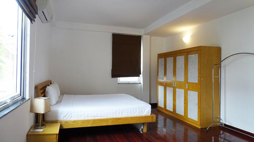 Three-bedroom serviced apartment Tay Ho with lake-viewed balcony