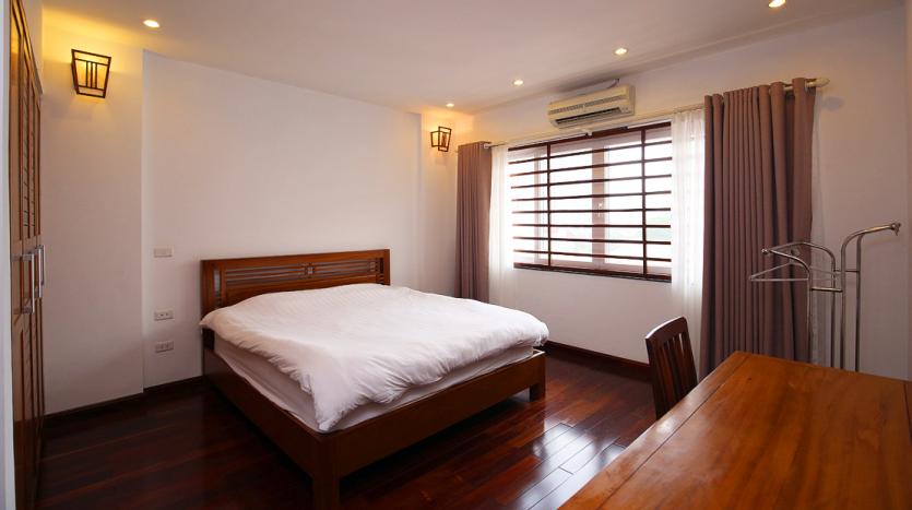 Serviced apartment Westlake 3 bedrooms | Bright and airy balcony