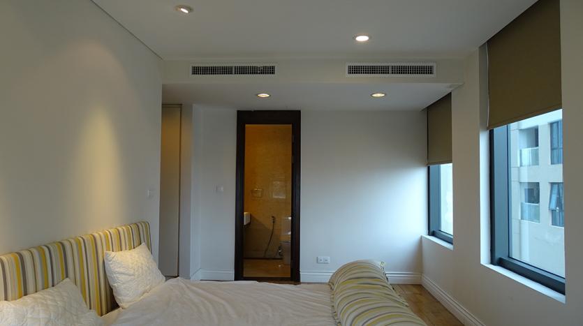 Two-bedroom Apartment Hai Ba Trung Hanoi with good city views for rent