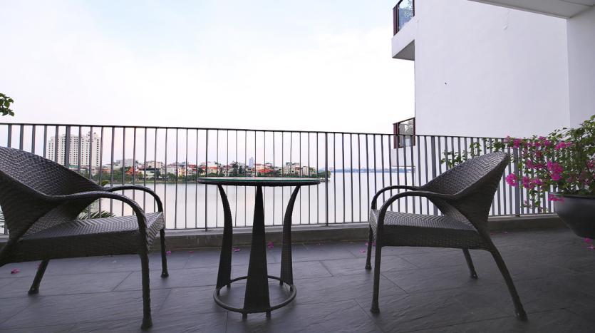 2-bedroom serviced apartment Westlake, Hanoi | Lake views