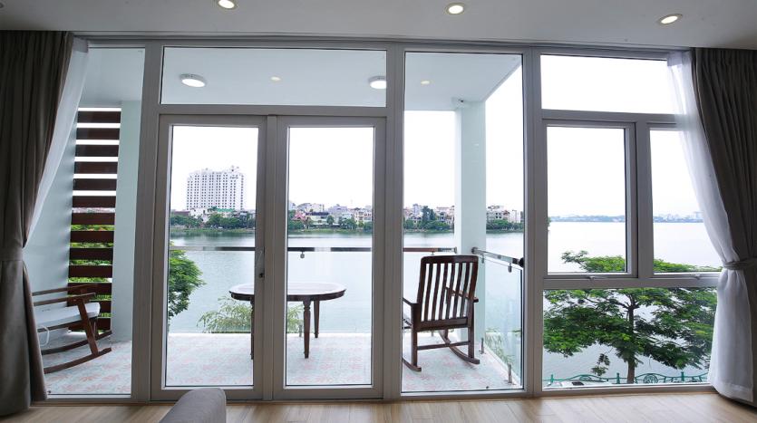 2-bedroom apartment Tay Ho Hanoi Furnished with beautiful lake view balcony
