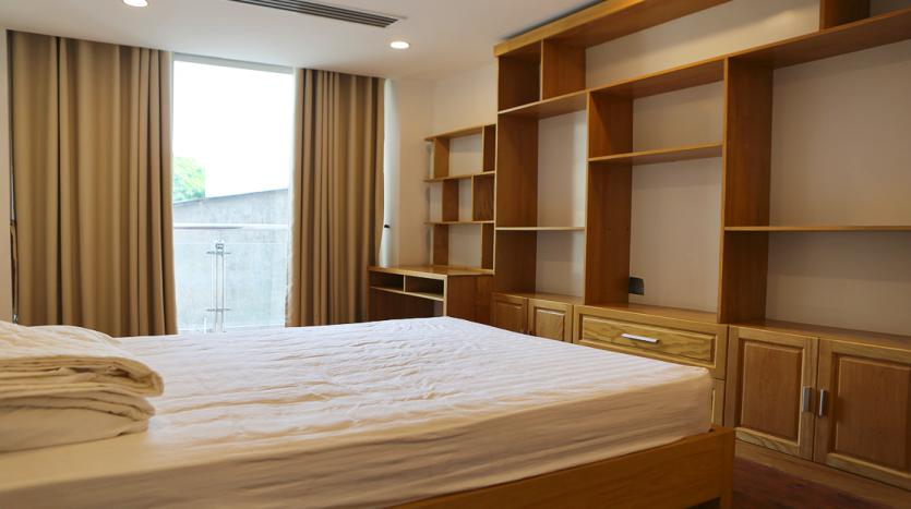 2 bedrooms serviced apartment Tay Ho, Quang Khanh with balcony