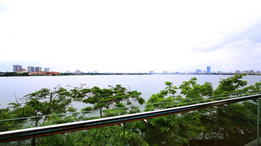 Lake-view balcony one-bedroom serviced apartment Tay Ho