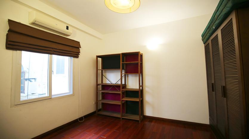 Lake-view three-bedroom serviced apartment Tay Ho