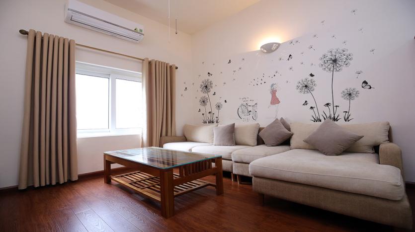 Lively two-bedroom serviced apartment Tay Ho near Somerset