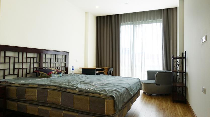One bedroom serviced apartment Hai Ba Trung, near Vincom.