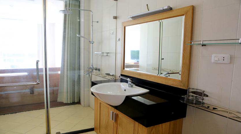 Spacious apartmnet Tay Hom, Quang Kanh str, 2 bedrooms for rent