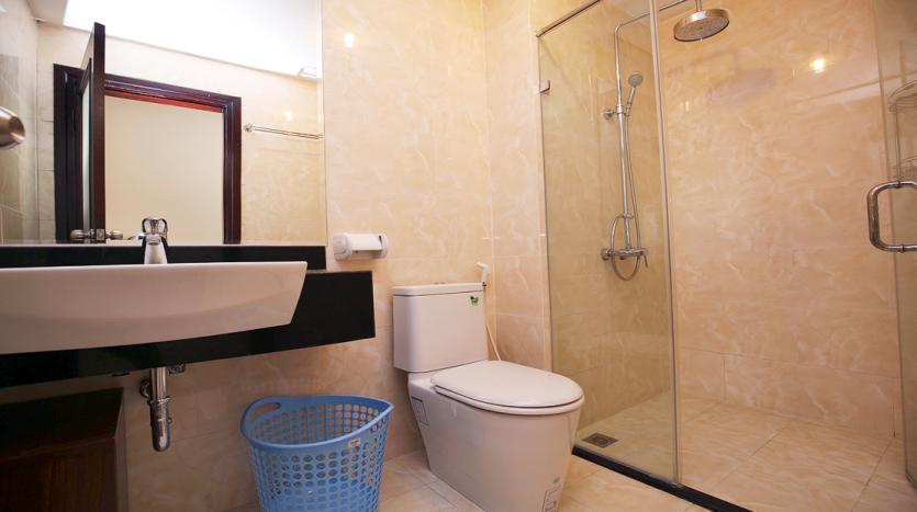 Three-bedroom serviced apartment Westlake near To Ngoc Van Str