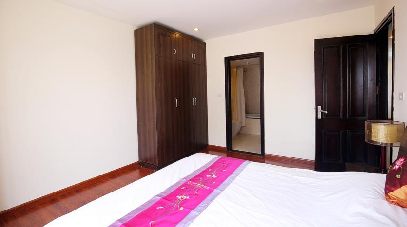 Three-bedroom serviced apartment Westlake near To Ngoc Van Str