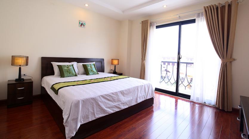 Three-bedroom serviced apartment Westlake near To Ngoc Van Str