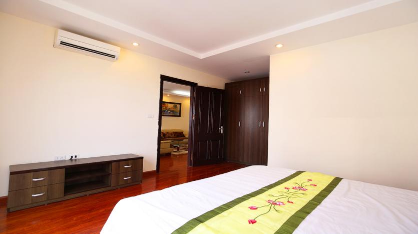 Three-bedroom serviced apartment Westlake near To Ngoc Van Str