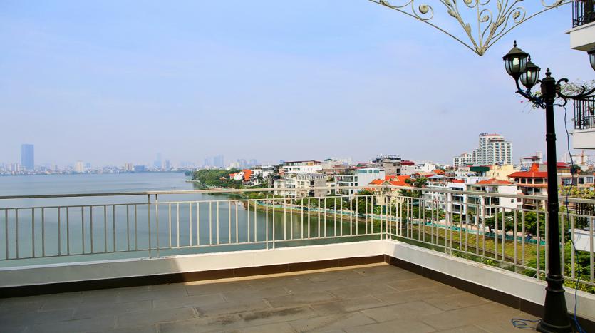 Lake-view three-bedroom serviced apartment Tay Ho