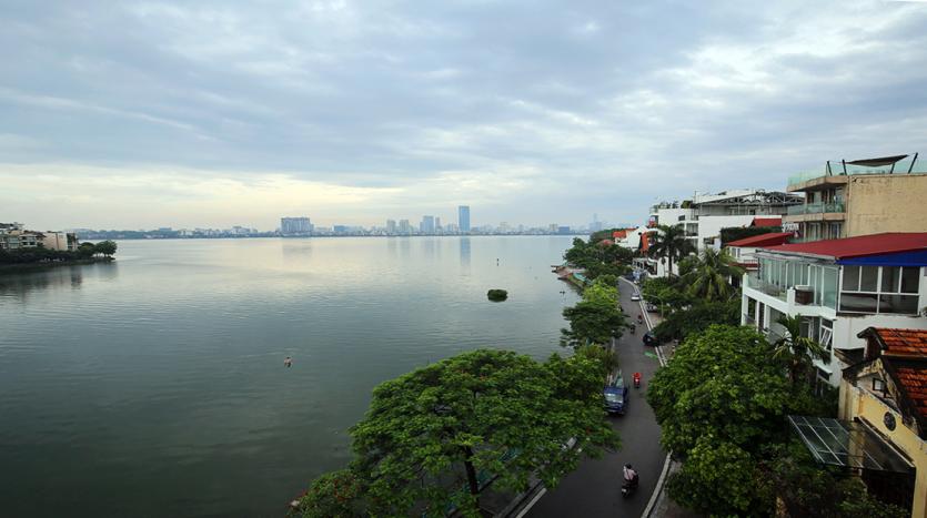 One-bedroom Westlake serviced apartment, Hanoi | Lake view