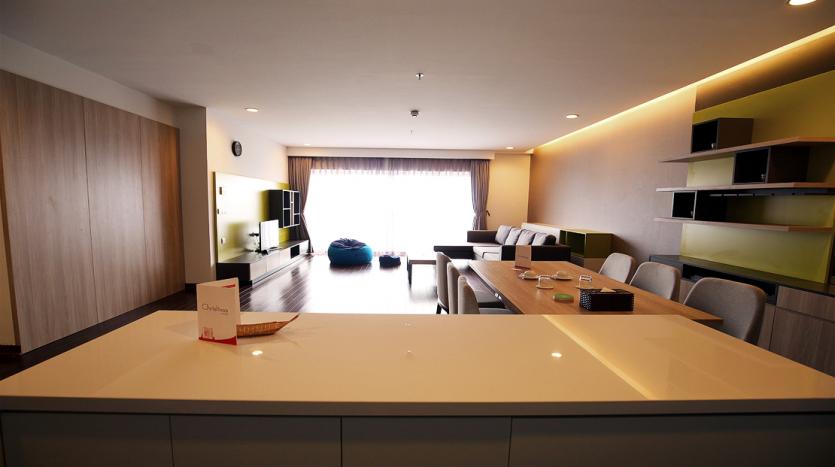 Fantabulous lifestyle three-bedroom serviced apartment Lancaster Hanoi