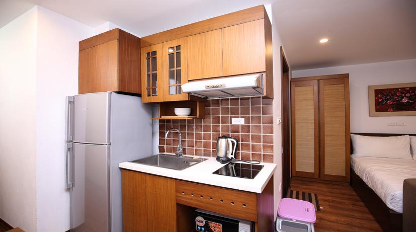 Modish studio apartment Tay Ho near Somerset West point