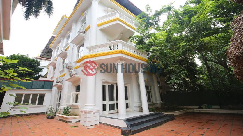 Villa Westlake Hanoi, six bedrooms, large front yard.