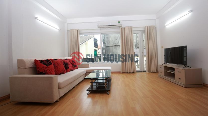 One-bedroom serviced apartment Westlake, Tu Hoa | Bright and spacious