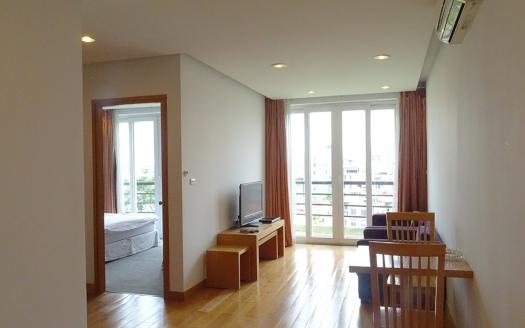 One-bedroom serviced apartment with green view in Westlake |