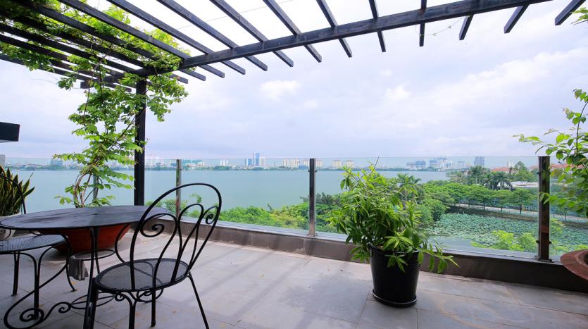 Two-bedroom apartment Westlake, Xom Chua | Lake views, green corners