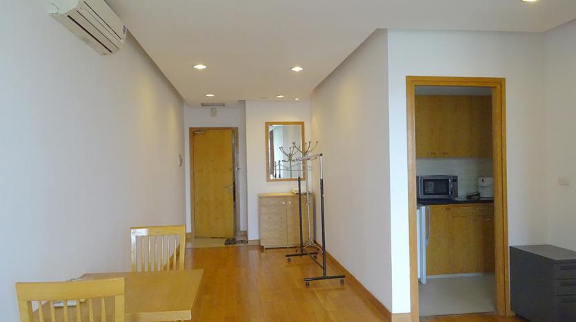 One-bedroom serviced apartment with green view in Westlake |