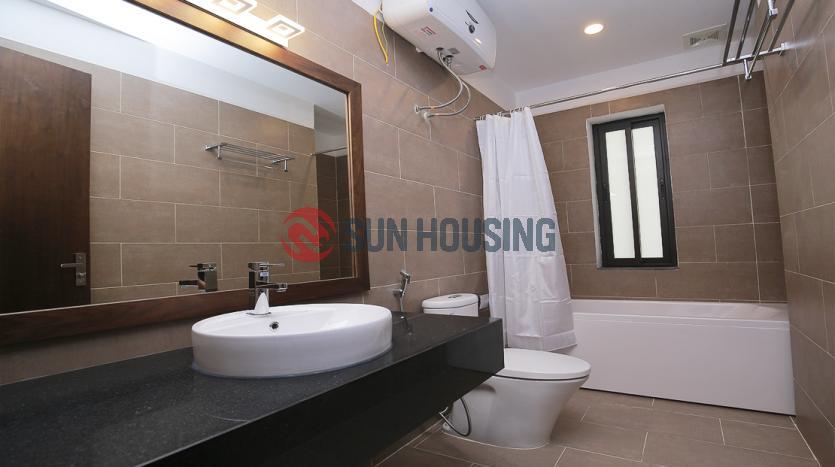 Luxurious apartment Tay Ho to let with 3 bedrooms, lake view open view balcony