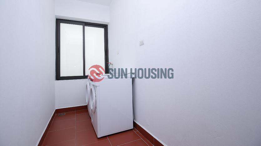 Luxurious apartment Tay Ho to let with 3 bedrooms, lake view open view balcony