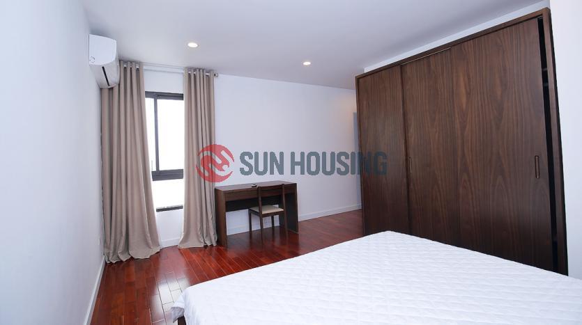 Luxurious apartment Tay Ho to let with 3 bedrooms, lake view open view balcony