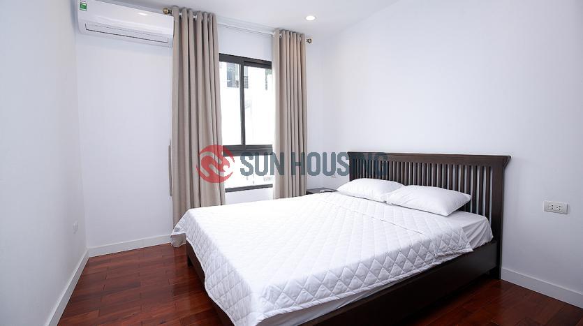 Luxurious apartment Tay Ho to let with 3 bedrooms, lake view open view balcony