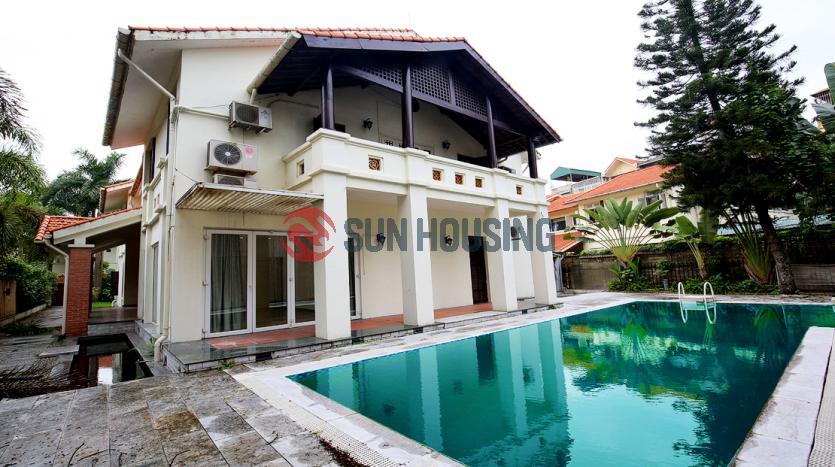 Luxurious villa Tay Ho for rent with 5 bedrooms, front yard, garden, swimming pool