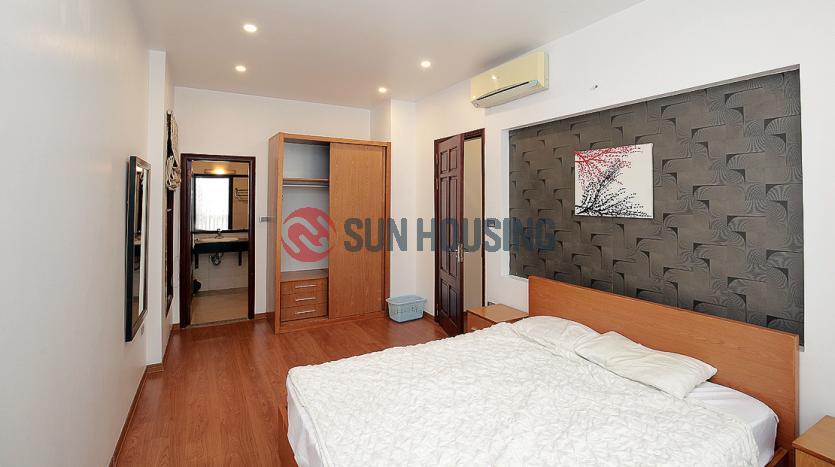 One bedroom serviced apartment Tay Ho Hanoi, affordable price.